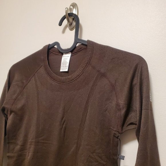 TKEQ Kennedy Long Sleeve Seamless Shirt Color: Espresso Brown Size: XS/S - Picture 6 of 11